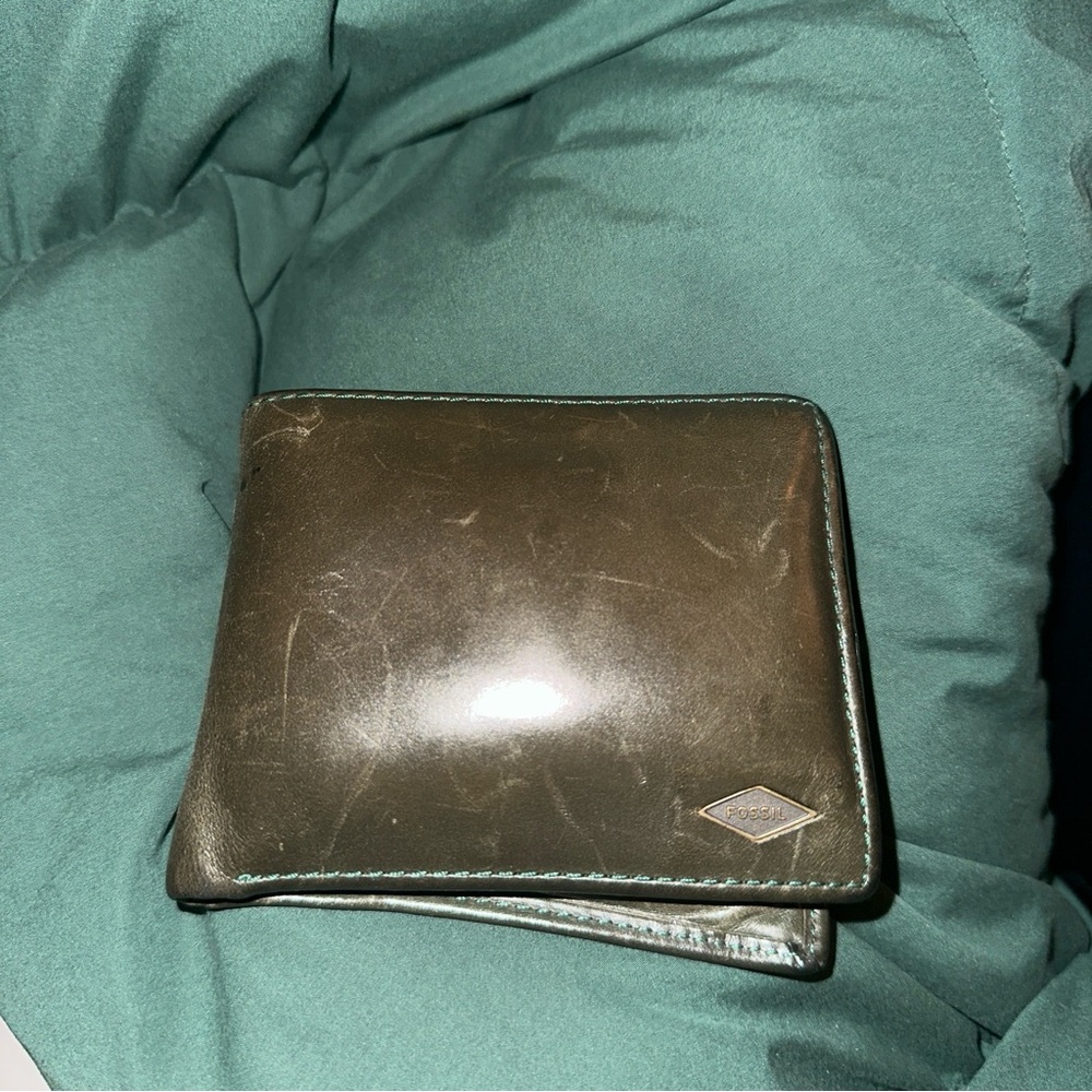 Fossil wallet